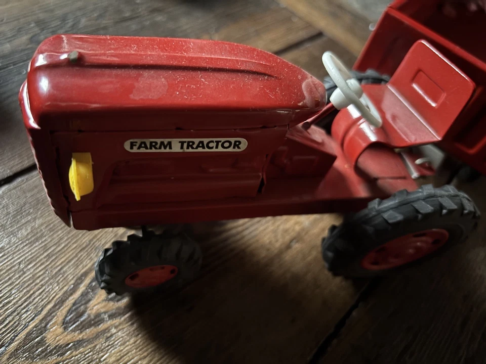 Vintage KYOEI 1960's Tin Toy Farm Tractor with cargo trailer made in japan - Image 2 of 4