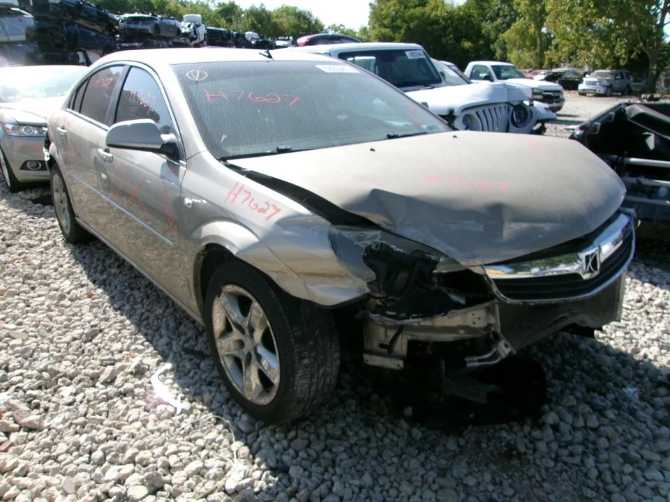 Used Rear Left Door Assembly Rear Side fits: 2008 Saturn Aura L. w/center mouldi Foto 2 de 4