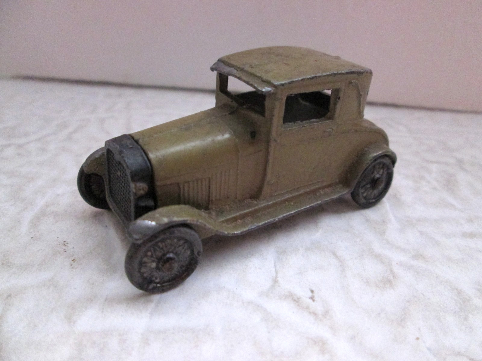Vintage Tootsietoy Diecast 1928 Ford Model A Coupe