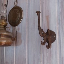 Haczyki do garderoby korytarzowej w stylu historycznym - wieszak na ubrania