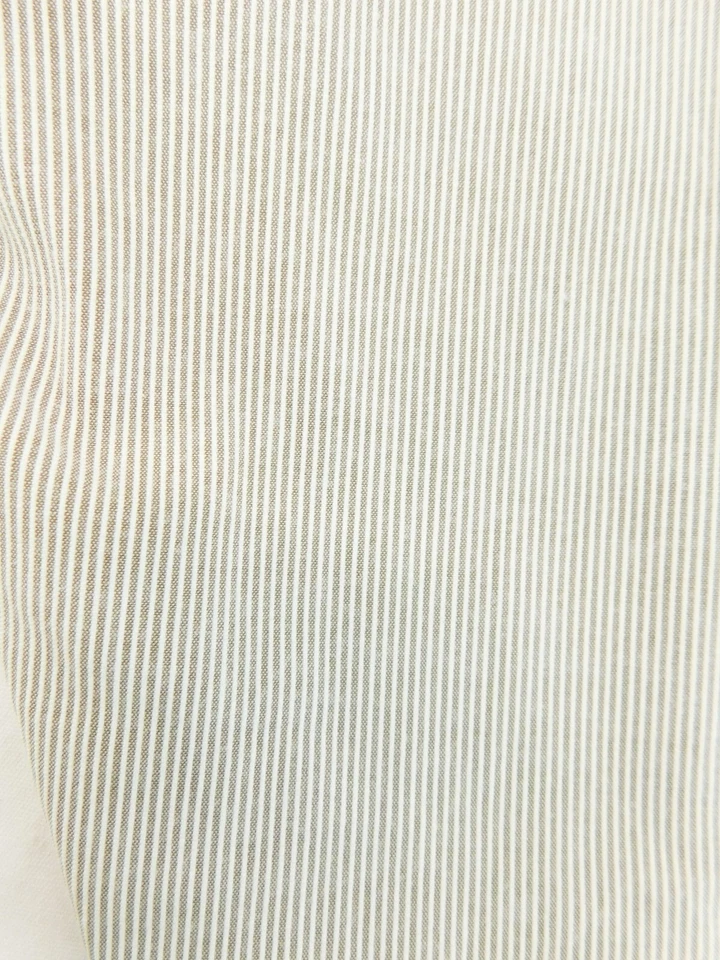 Bermuda Talbots Petites listra branca bronzeada 96% algodão 11" costura interna tamanho 10P - Imagem 4 de 4