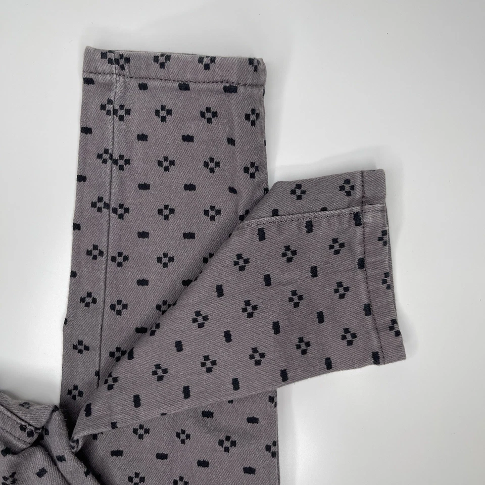 Леггинсы джинсы для девочек Levi's 535™ | размер 6 М | серые с узором в виде черной лапы - Изображение 2 из 4