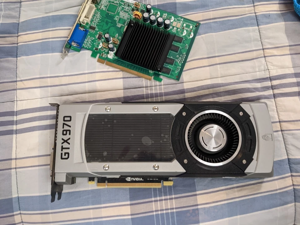 NVIDIA GTX970 *Founder's Edition* GeForce Graphics Card 4GB - Image 3 of 4