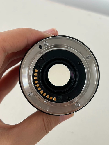 Olympus M.Zuiko Digital ED 12mm f/2 Lens (Black) - Picture 5 of 6