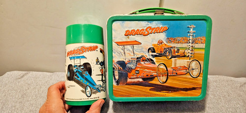 Rare Collectible Aladdin 1975 DRAG STRIP Bright Colors Metal Lunch Box & Thermos