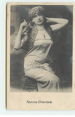 Egypt - Oriental woman smoking - 21356