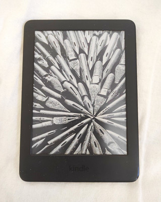 Amazon Kindle 10. Generation eBook Reader 6GB 6 Zoll Wi-Fi Schwarz Micro-USB