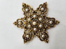 Vintage Gold Tone Metal And Faux Pearl Star Shaped Brooch