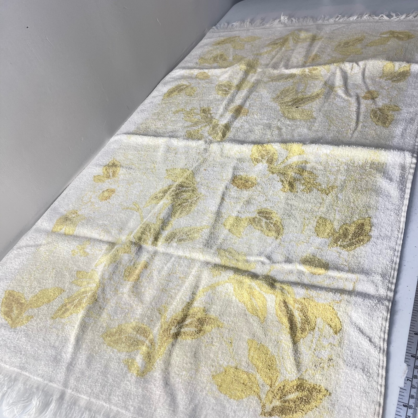 vtg royal treasure bath towel yellow flowers blend rectangle usa