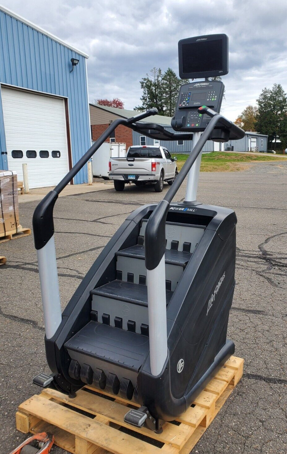 Life Fitness 95P Integrity Powermill Commercial Stepmill Stair Climber