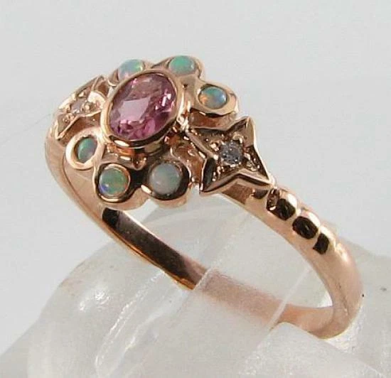 Anillo 9CT Oro Rosa Rosa Brillante con Turmalina, Ópalo y Diamante Luna Estrella