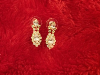 Sparkling gold-toned tear drop earrings w/ marquise & round clear rhinestones 