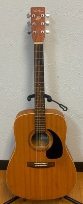 2003 Art & Lutherie Natural Acoustic Guitar Model: SPRUCE