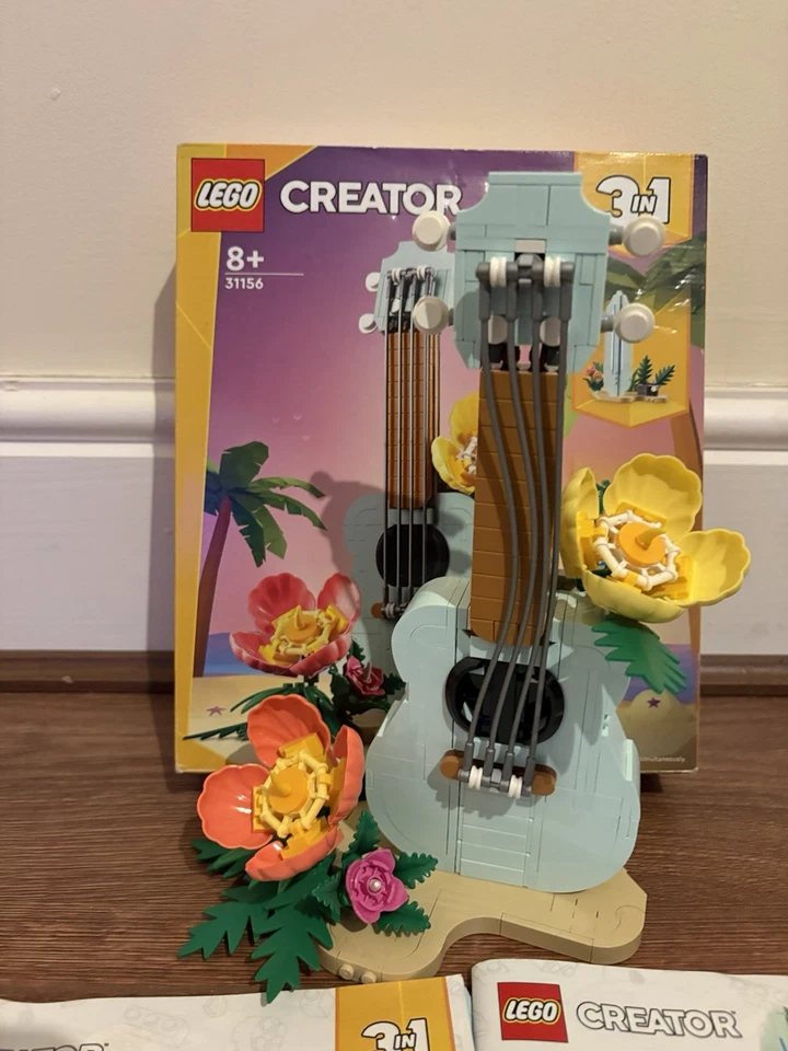 LEGO Creator 31156 Tropical Ukulele, photo 2 of 5