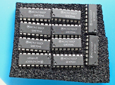 Lot of 10 Motorola MC142100CP Phase-Locked Loop PLL ICs 16-Pin DIP
