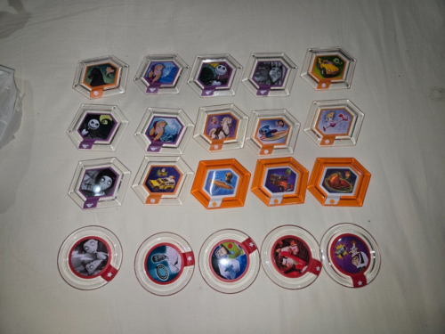Disney Infinity Complete Album Power Discs Toys R US TRU NEW - Picture 16 of 23