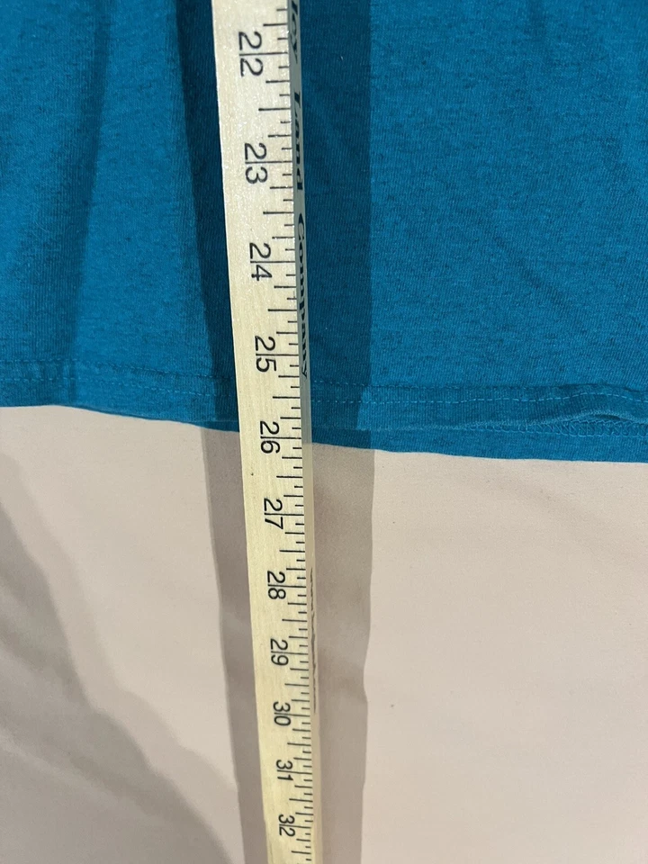 Camisa Sioux de Lucha de la Universidad de Dakota del Norte Manga Corta Azul/Verde S/M  Foto 4 de 4