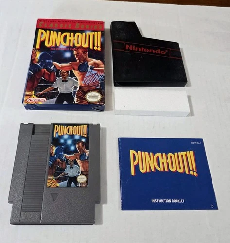 T-230 VINTAGE NINTENDO NES PUNCH OUT!! W/ ORIGINAL BOX