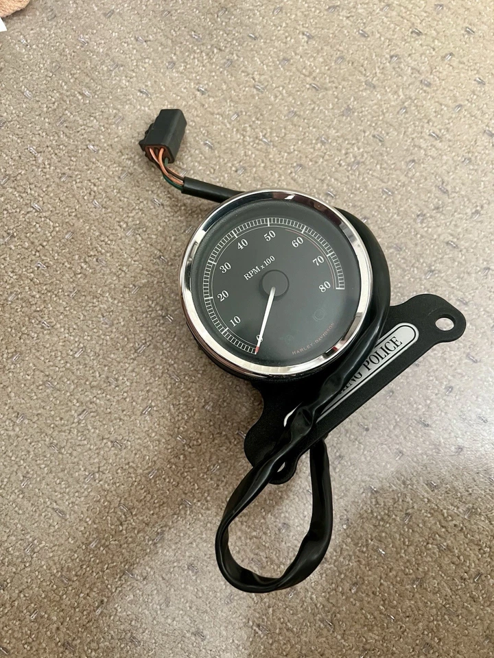 GENUINE HARLEY DAVIDSON 2009-13 FLHP/E ROAD KING POLICE TACHOMETER Foto 4 de 4
