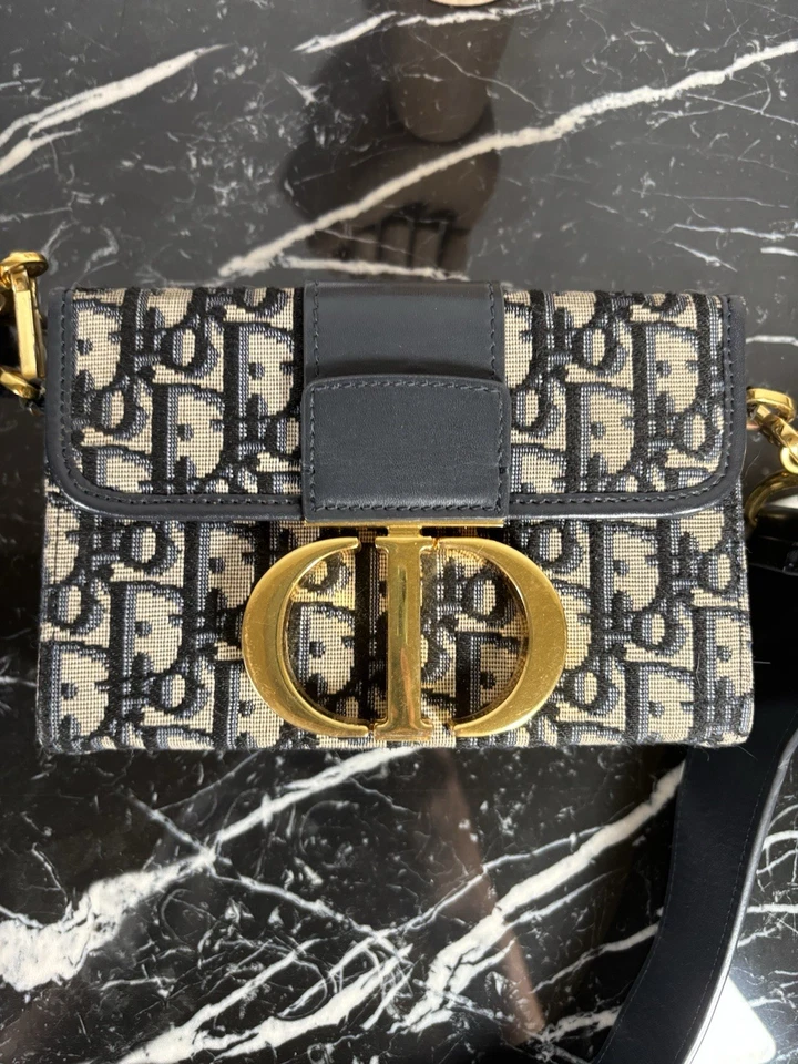 Authentic DIOR Navy Beige Oblique 30 Montaigne Box Crossbody Bag - Image 3 of 4