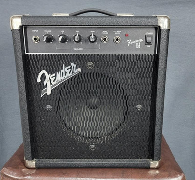 Fender Frontman 15B Guitar Amp  Model PR260 - 120V 60HZ 45 Watt