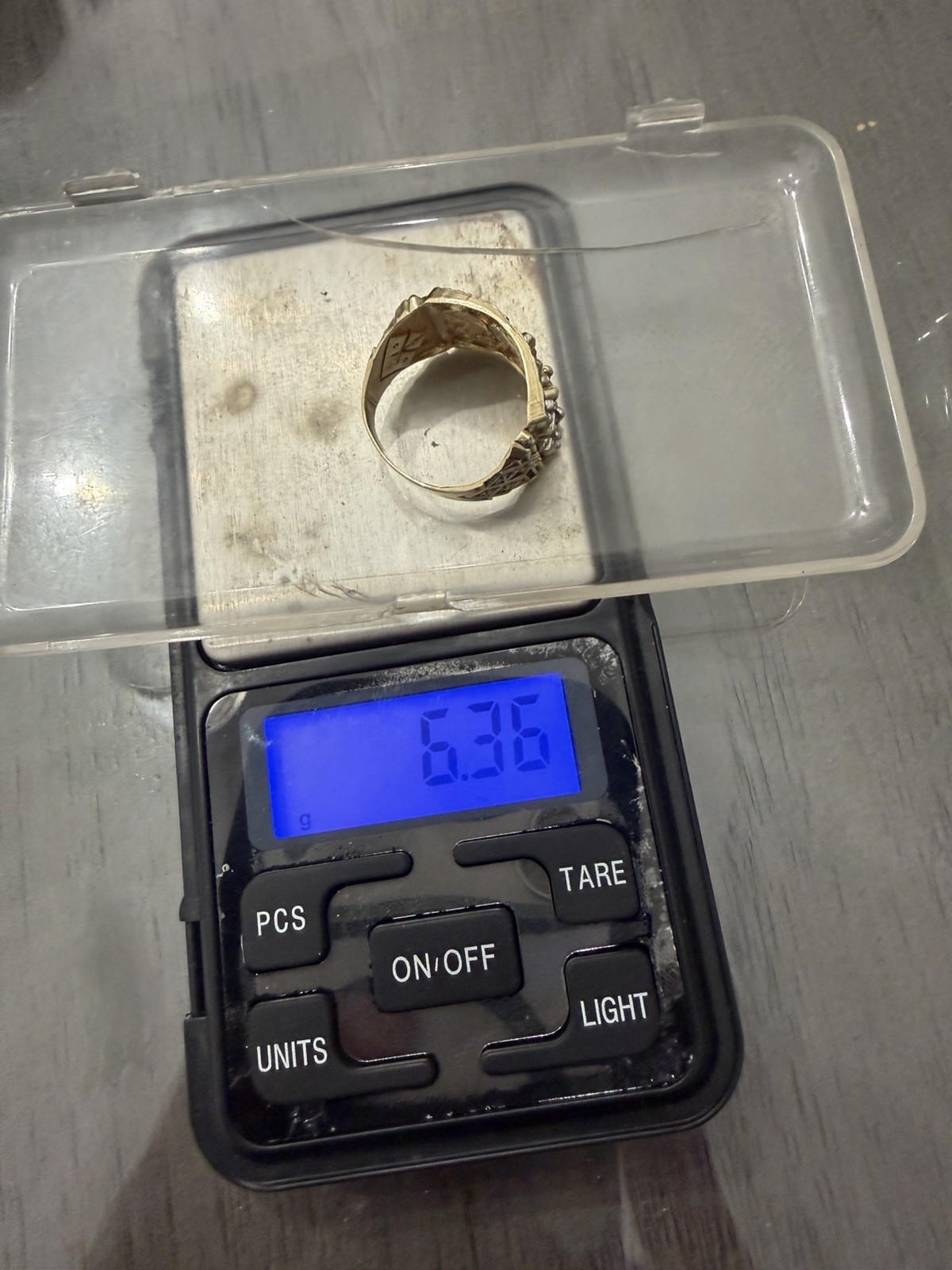 Solid 10k Two-Tone Gold Last Supper Ring Size 9.75 - image 7