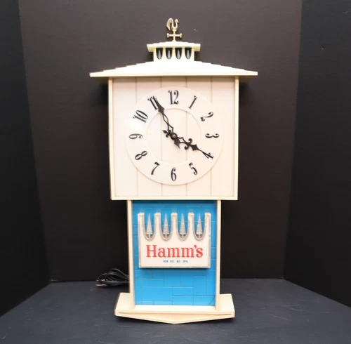 Vintage Hamms Beer light up clock Bar sign Game Room Man Cave Clock Advertising