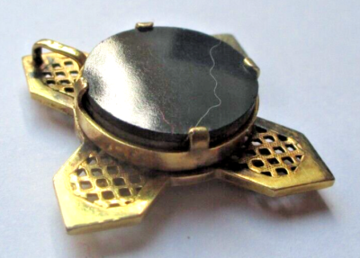 Superbe Pendentif Vintage signe du Bélier en métal plaqué or