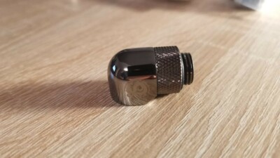 Bitspower 90 Grad Winkel G1/4 Zoll AG auf G1/4 Zoll IG - drehbar, schwarz glänz