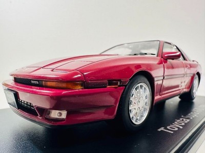 Coche retro legendario JDM modelo 1986 Toyota Supra A70 modelo de