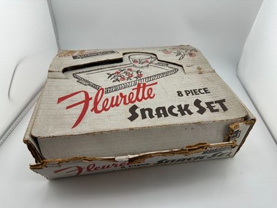 Anchor Hocking Fleurette Snack Set 8 Pc Milk Glass Tray Cup Set w Box