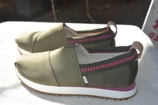 Tom’s Wear Good Women Sz 10 Army Green W/Purple stripe Worn once