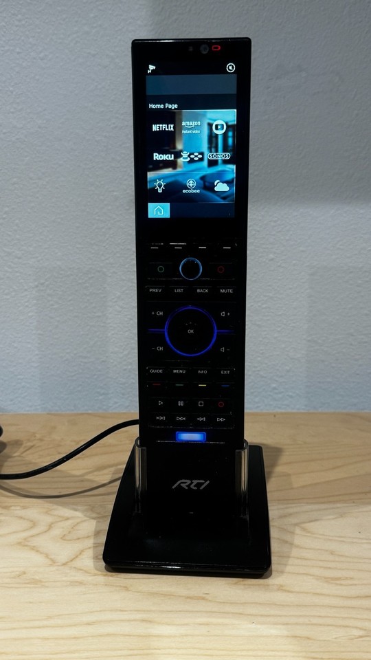 Télécommande tactile RTI T2X neuve + station de charge – domotique / home cinéma - Accessoires téléphone & Objets connectés