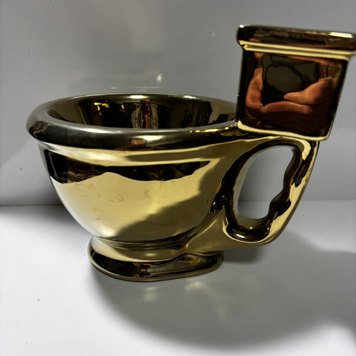 Big Mouth Toilet Mug Gold Ceramic Funny Gag Gift Perfect for Coffee Tea - Picture 1 of 13