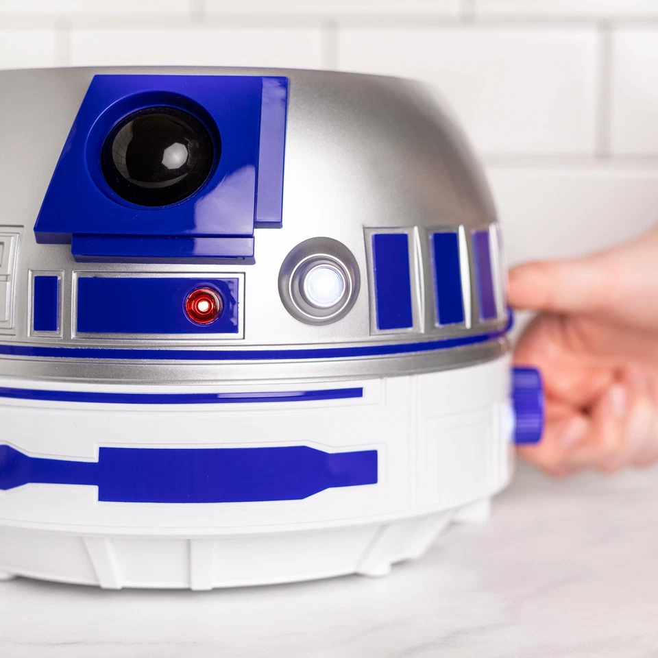 Uncanny Brands Star Wars R2D2 Deluxe Toaster - Lights-Up and Makes Sounds Like A - Image 2 of 4