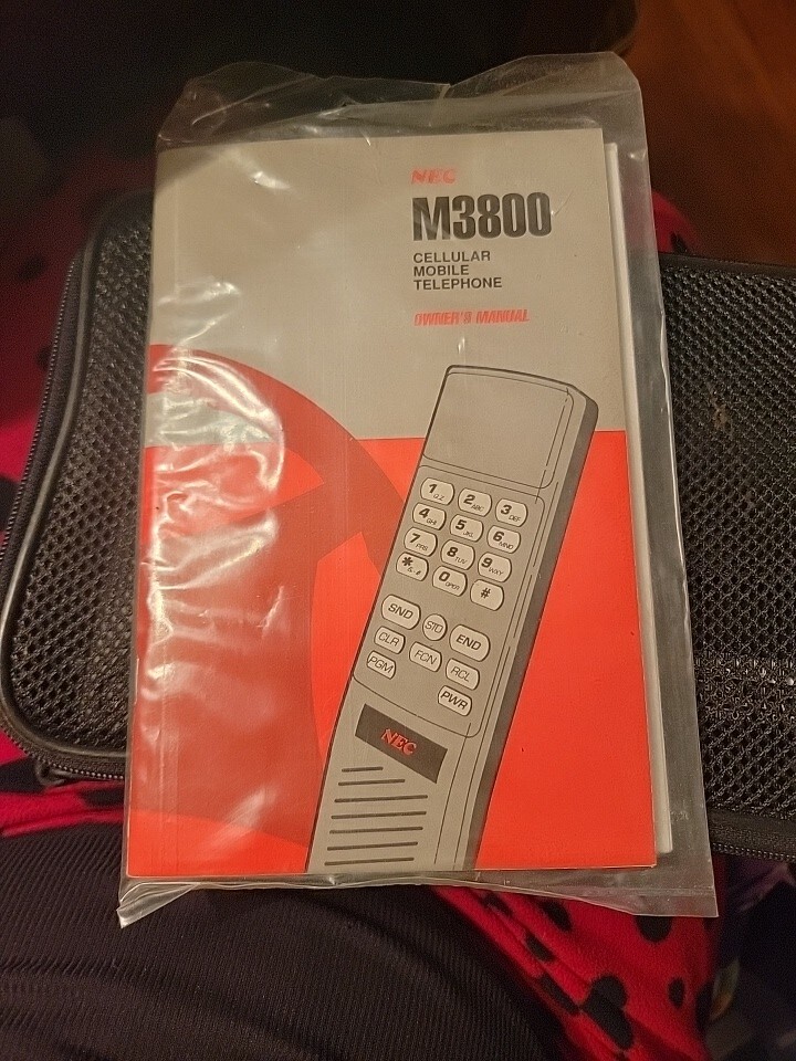 VTG 1993 Portable Cellular Mobile Telephone Cell Car Phone NEC