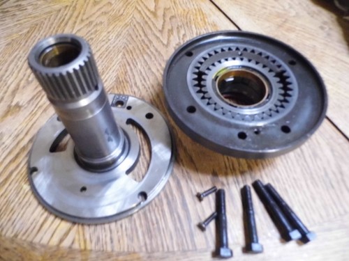 1965 FORD FMX TRANSMISSION FRONT PUMP CASTING #: IP-77823-N - Picture 4 of 7
