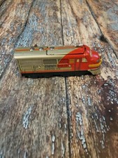 VTG TN Nomura Lithographed Tin Toy Santa Fe Battery Operated Train Engine READ 