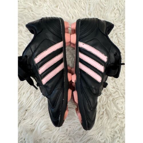 LOOK! Cute Adidas Girls' Soccer Cleats Spikes Black Pink Size 1 - Picture 2 of 7
