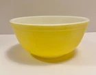 Coveted Vintage Pyrex #403 (1956-1962) Yellow 2.5 Qt. 8.5 Inch Mixing Bowl U.S.A