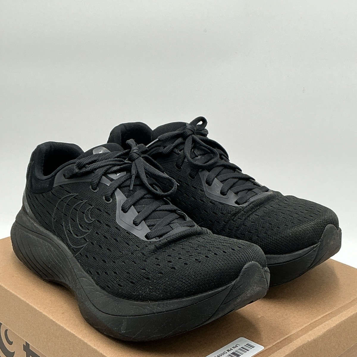 Topo Athletic Atmos M069-BLK Sneakers Men display picture 2