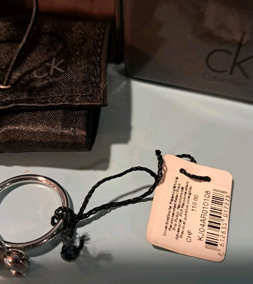 JOYERÍA DE DISEÑO Calvin Klein CK Anillo Plata Inquieto Talla 8 MRSP $110 NUEVO Foto 4 de 4