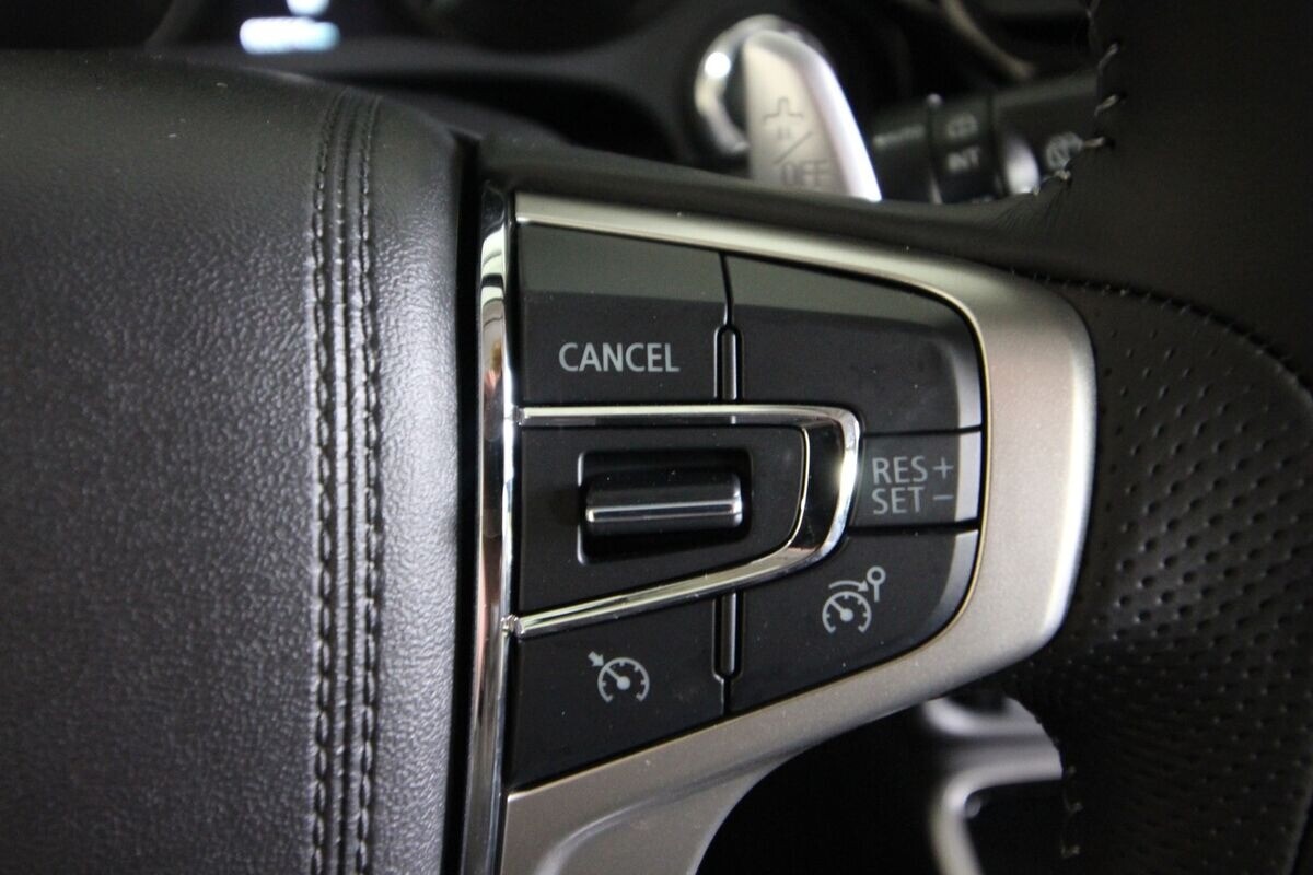 Mitsubishi Outlander 2,4 PHEV Inform+ CVT 4WD