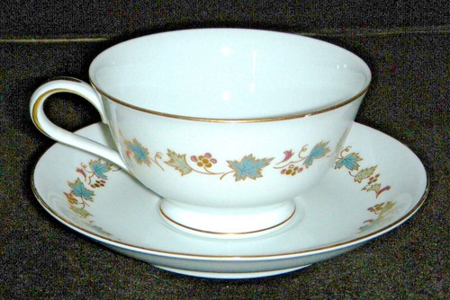 Vintage Noritake "Goldvine" #6444 Fine China Dinnerware - Picture 44 of 90