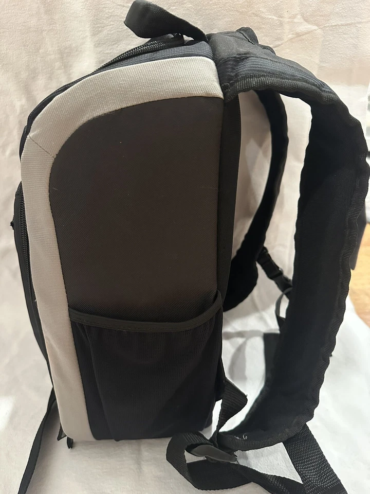 Case Logic Camera Bag Backpack 15” for Nikon, Canon, Sony + other DSLR Camera's - Image 4 of 4