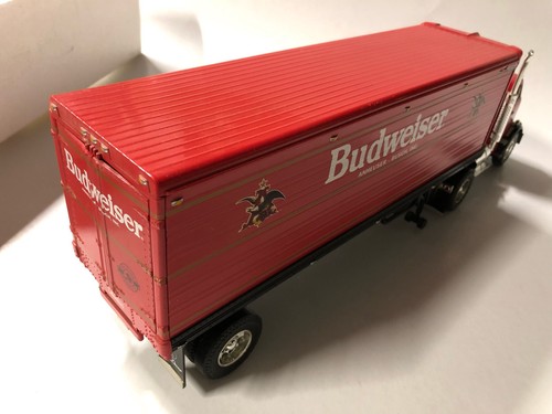 Ertl H609 - 1954 GMC Series 950 Budweiser Die-Cast Semi-Truck Coin Bank - Picture 5 of 10