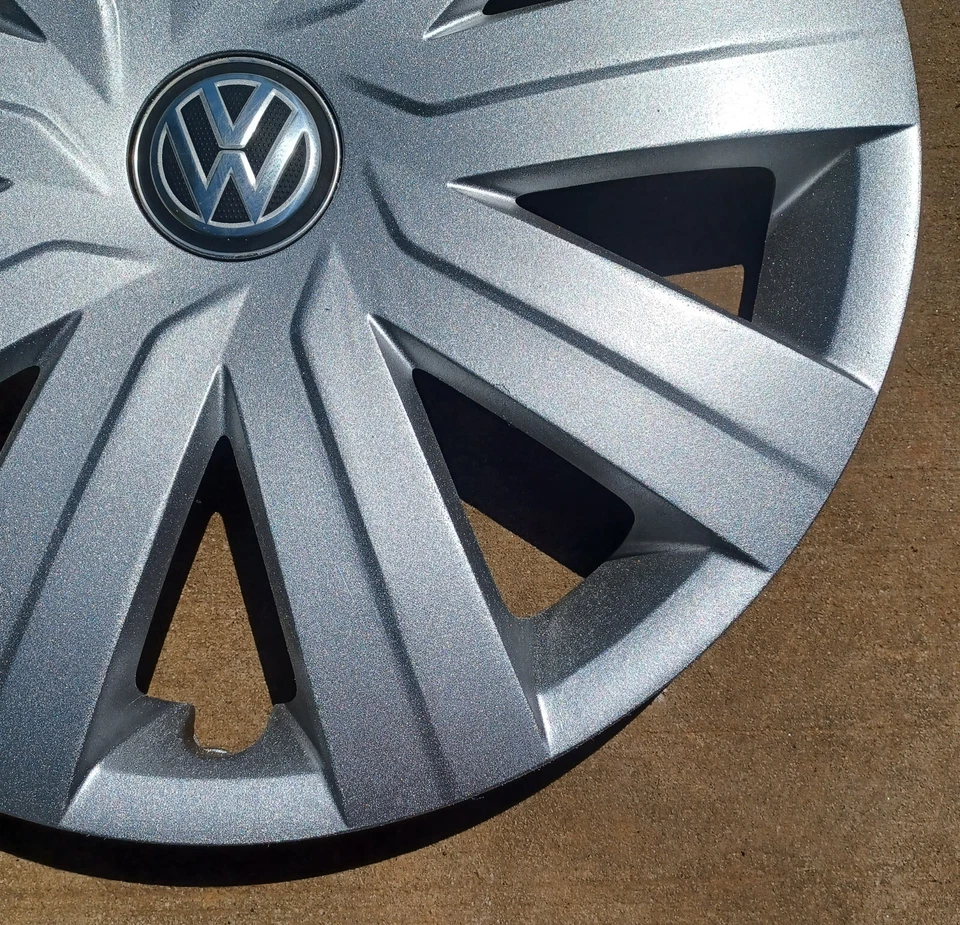 Tapacubos Volkswagen Jetta Golf 2015-2016, parte # 1C0 601147 D 61594 repintado Foto 4 de 4