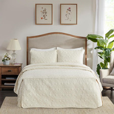 Quebec Split Corner Quilted Bedspread Classic Traditional Design All Season, Lig