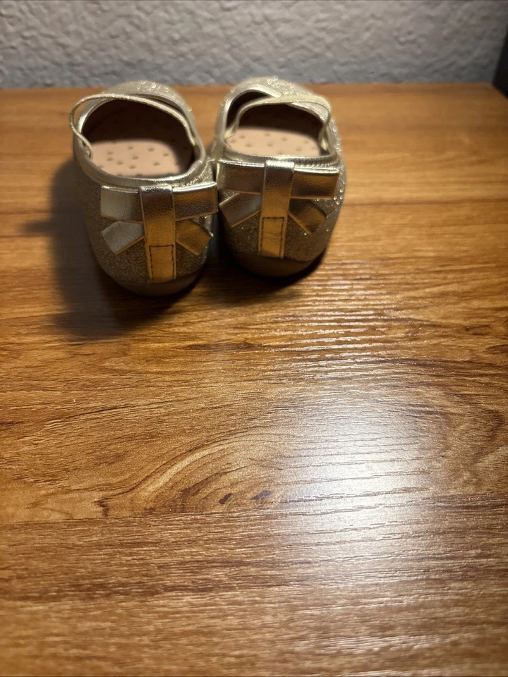 Toddler Girls Gold Dress Shoes Size 5 - Image 4 of 4