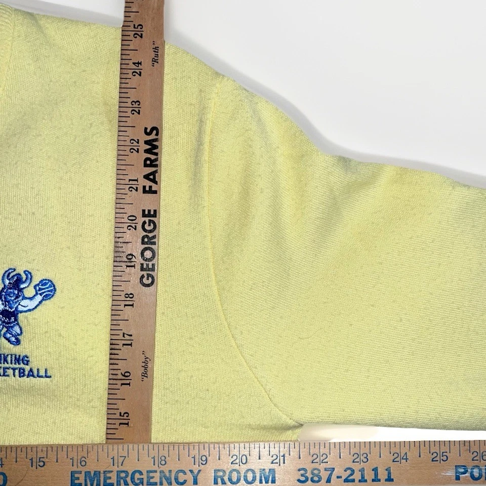 Suéter Campeón de Baloncesto Vikingos Vintage Años 80 Grande Amarillo Hecho en EE. UU. Preppy Foto 4 de 4